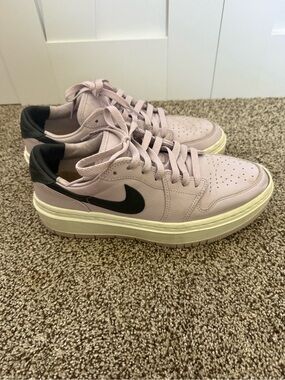 Nike Lavender Low-Top Sneakers with Black Swoosh and Cream Midsole